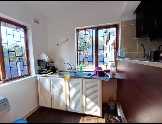 4 BEDROOM FREESTANDING FOR SALE IN SHEFFIELD BEACH